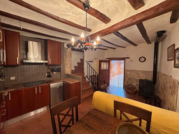 Casas en venta y pisos alquiler - 2
