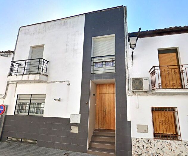 Casas en venta y pisos alquiler - 3