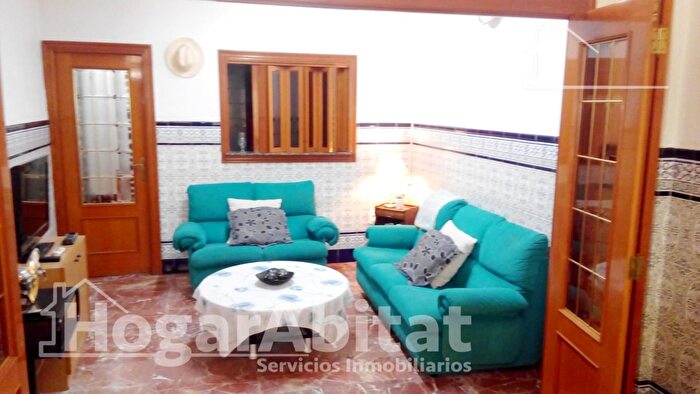 Casas en venta y pisos alquiler - 1