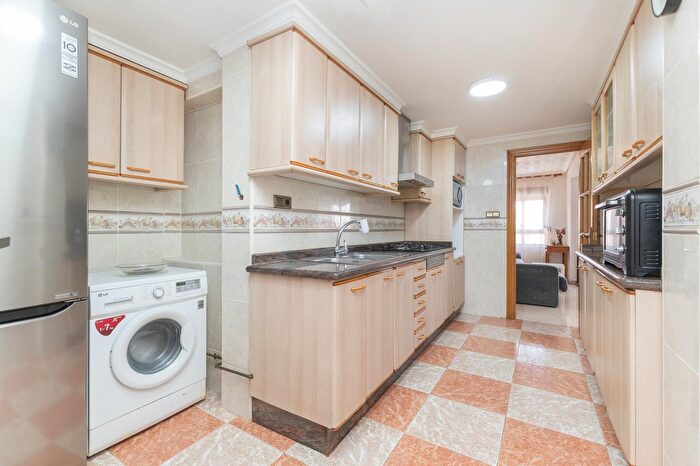 Casas en venta y pisos alquiler - 2