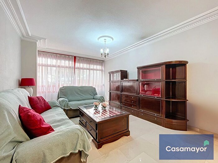 Casas en venta y pisos alquiler - 1
