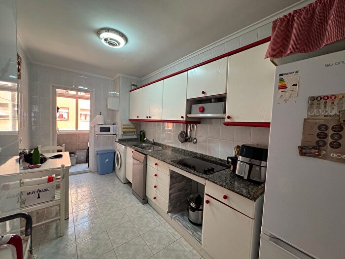 Casas en venta y pisos alquiler - 1