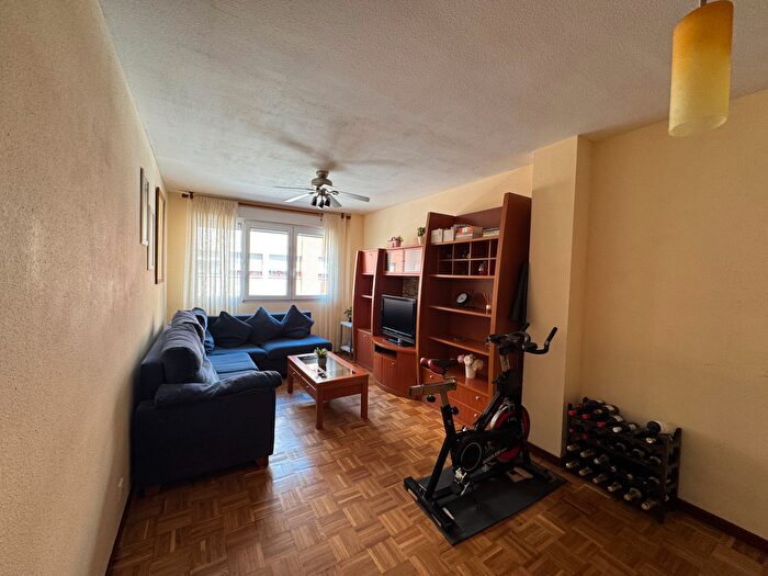 Casas en venta y pisos alquiler - 2