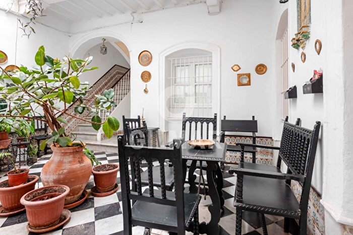 Casas en venta y pisos alquiler - 1