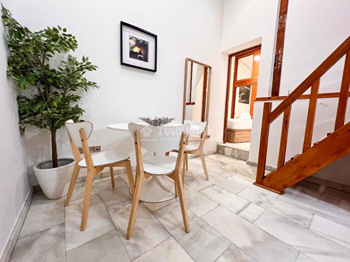 Casas en venta y pisos alquiler - 1