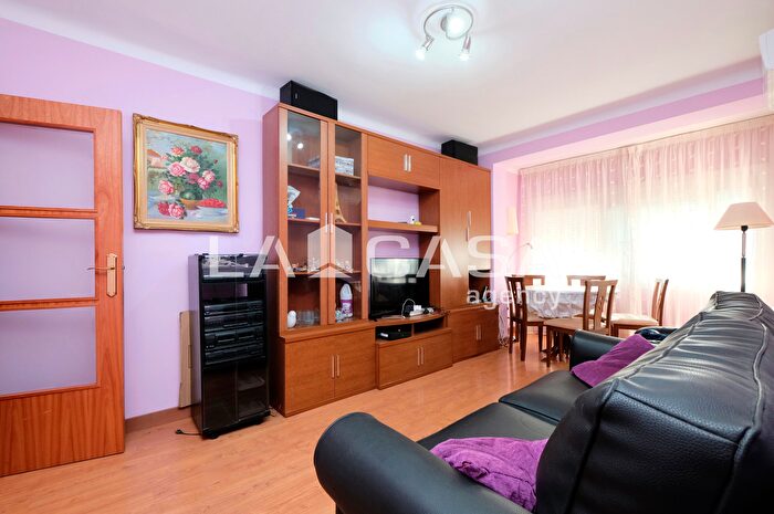 Casas en venta y pisos alquiler - 1