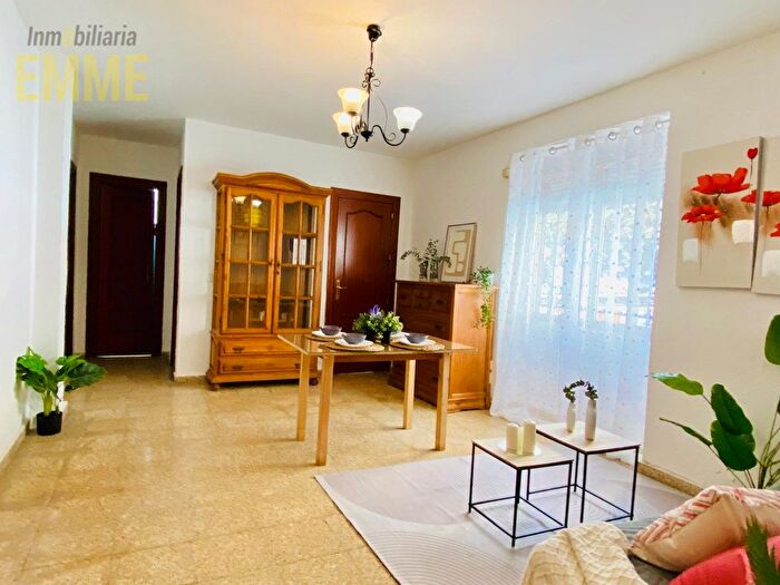 Casas en venta y pisos alquiler - 1