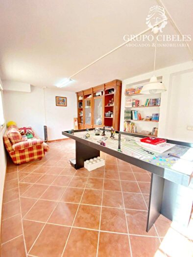 Casas en venta y pisos alquiler - 2