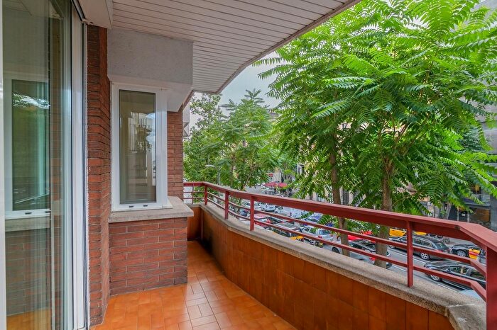 Casas en venta y pisos alquiler - 3