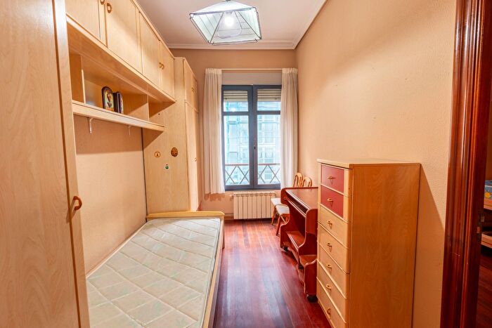 Casas en venta y pisos alquiler - 2