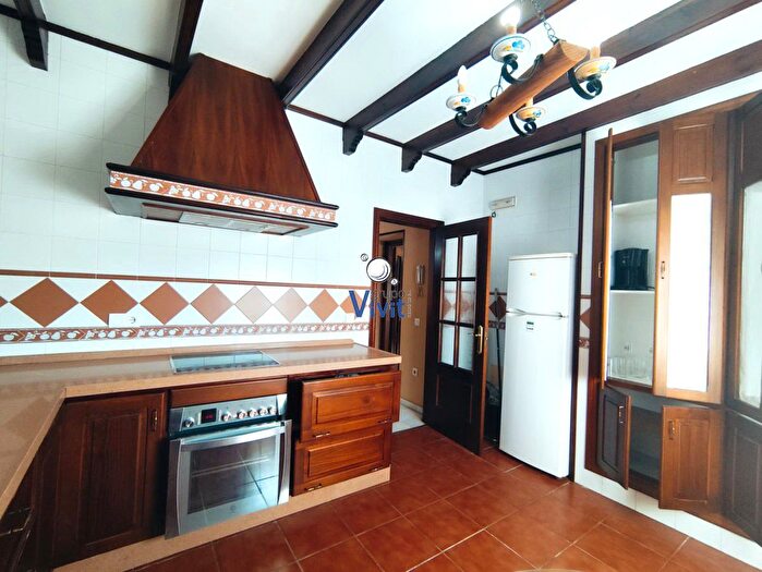 Casas en venta y pisos alquiler - 3