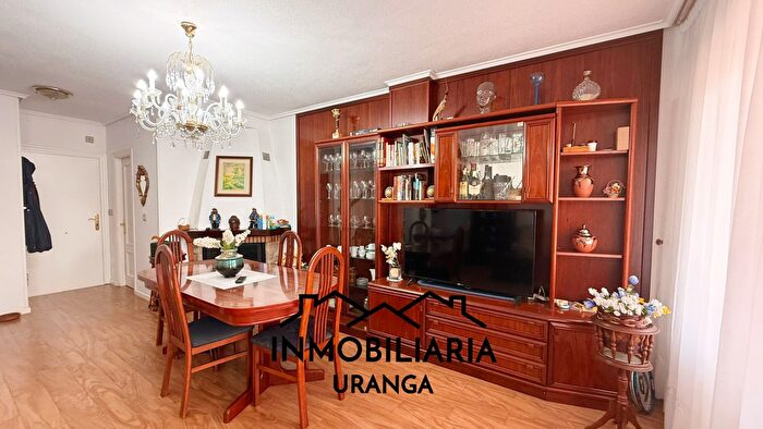 Casas en venta y pisos alquiler - 3