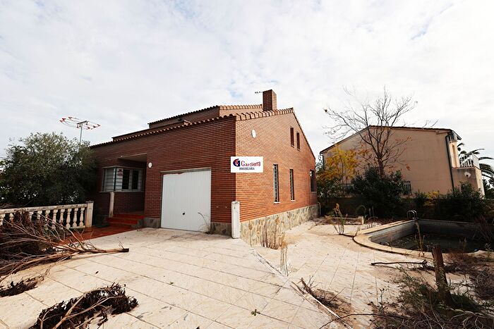 Casas en venta y pisos alquiler - 1
