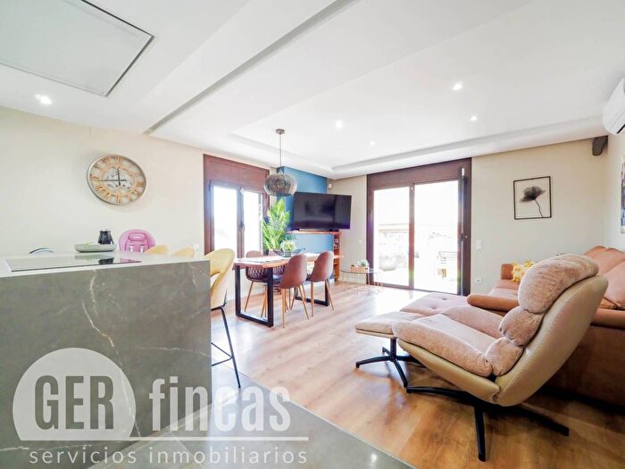 Casas en venta y pisos alquiler - 3