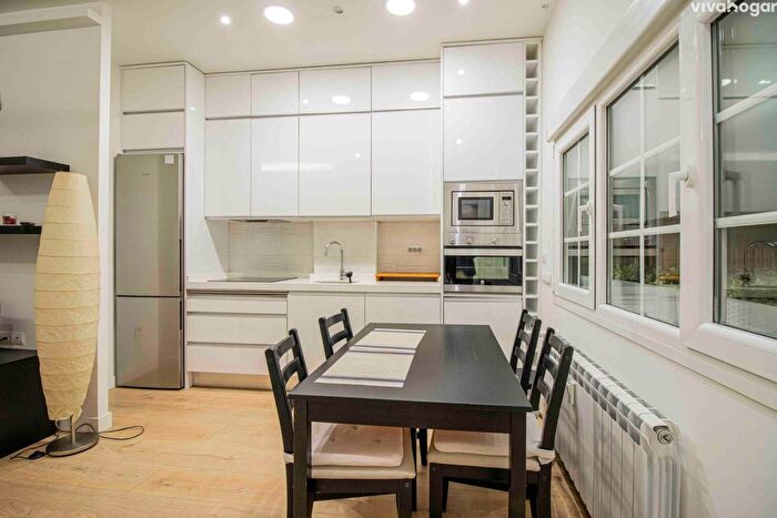 Casas en venta y pisos alquiler - 1