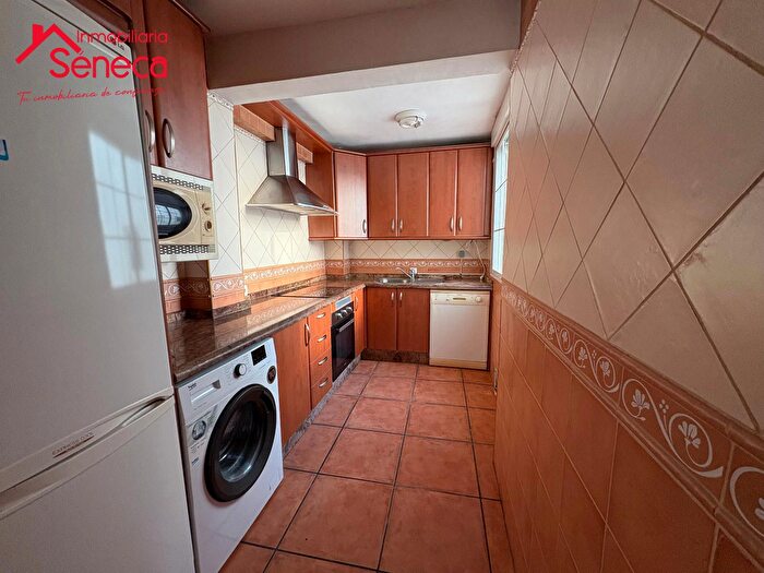 Casas en venta y pisos alquiler - 3