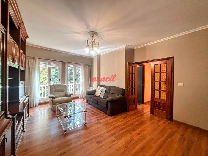 Casas en venta y pisos alquiler - 1
