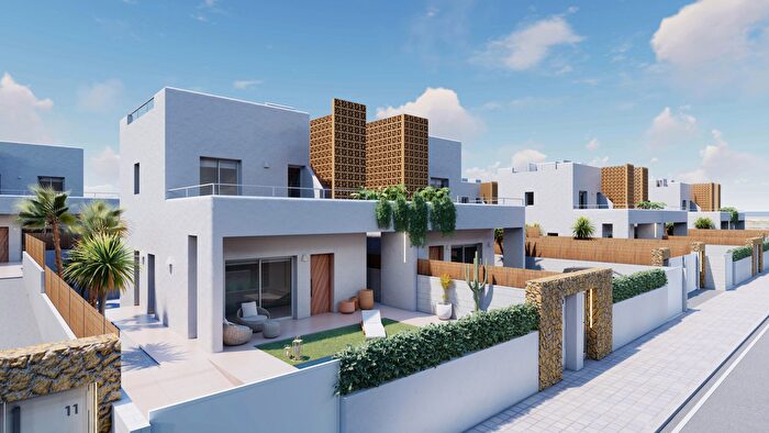Casa en venta en Pilar de la Horadada ciudad, Pilar de la Horadada de 3 habitaciones