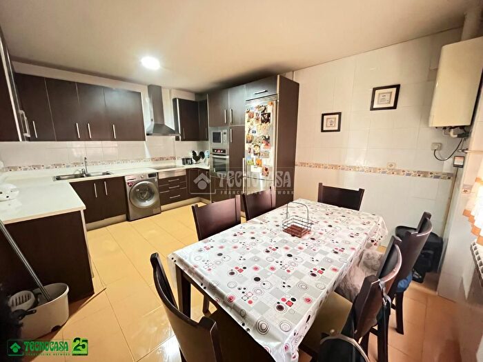Casas en venta y pisos alquiler - 2