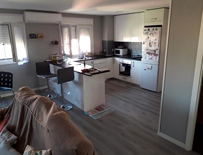 Casas en venta y pisos alquiler - 1