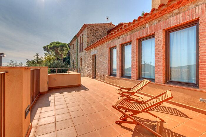 Casa en venta en Cantallops, Girona de 5 habitaciones