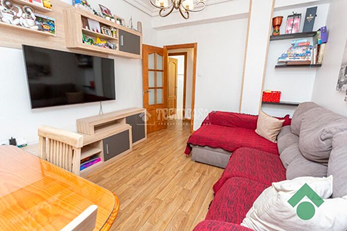 Casas en venta y pisos alquiler - 1