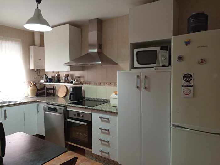 Casas en venta y pisos alquiler - 1