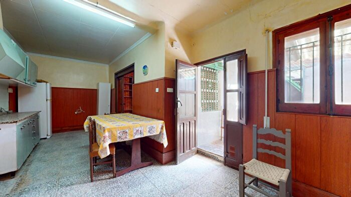 Casas en venta y pisos alquiler - 1