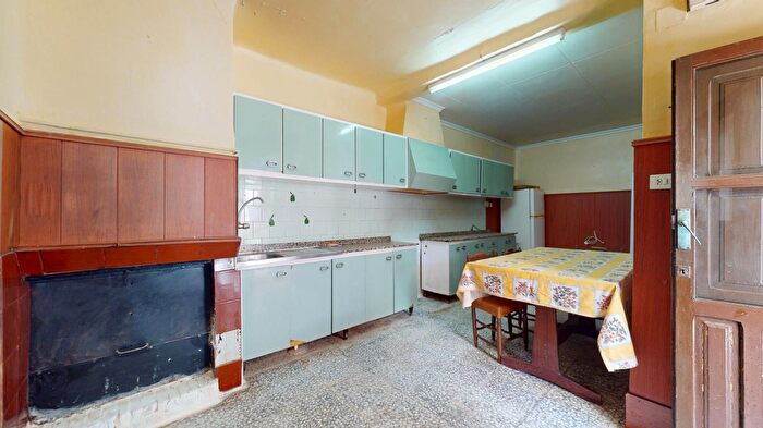 Casas en venta y pisos alquiler - 3