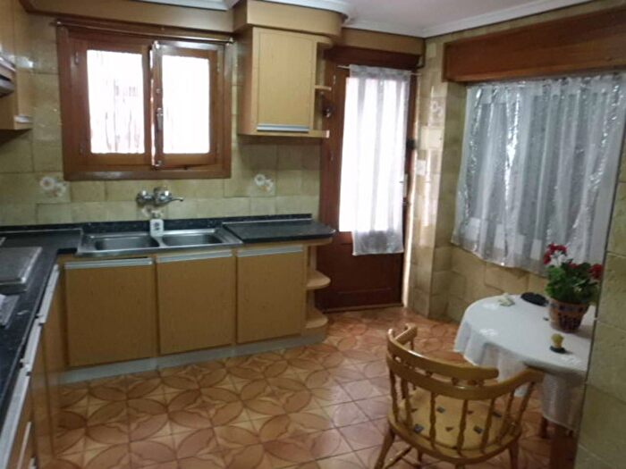 Casas en venta y pisos alquiler - 3