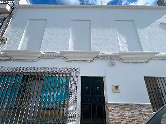Casa en venta en Sanlúcar la Mayor, Sanlúcar la Mayor de 4 habitaciones