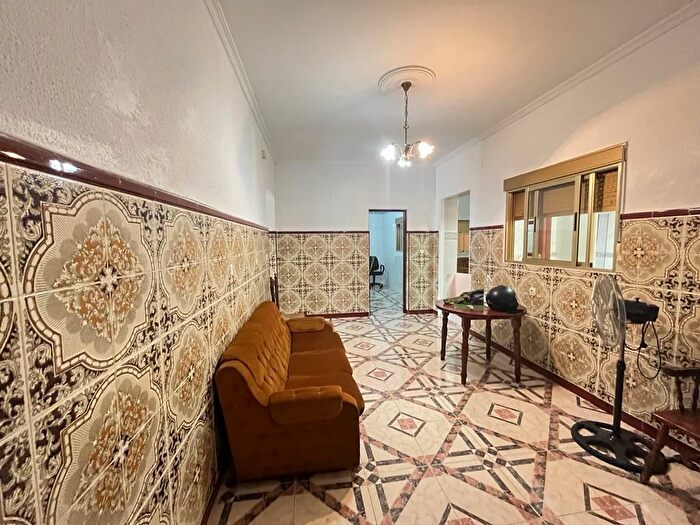 Casas en venta y pisos alquiler - 3