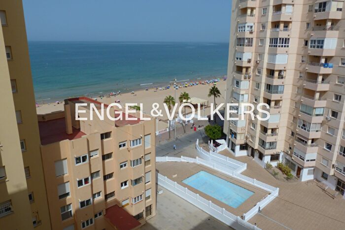 Piso en alquiler en Paseo Marítimo San José La Laguna, Cádiz Capital de 3 habitaciones