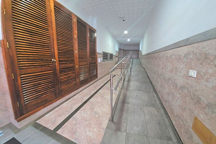 Casas en venta y pisos alquiler - 2