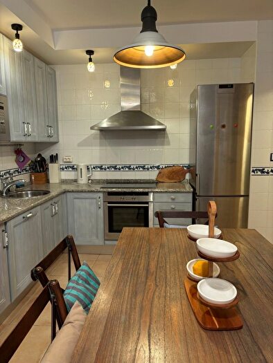 Casas en venta y pisos alquiler - 3