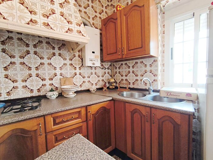 Casas en venta y pisos alquiler - 2