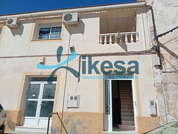 Casas en venta y pisos alquiler - 1