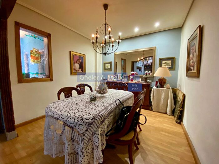 Casas en venta y pisos alquiler - 1