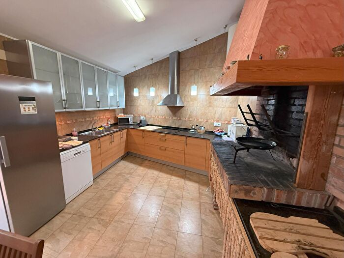 Casas en venta y pisos alquiler - 2