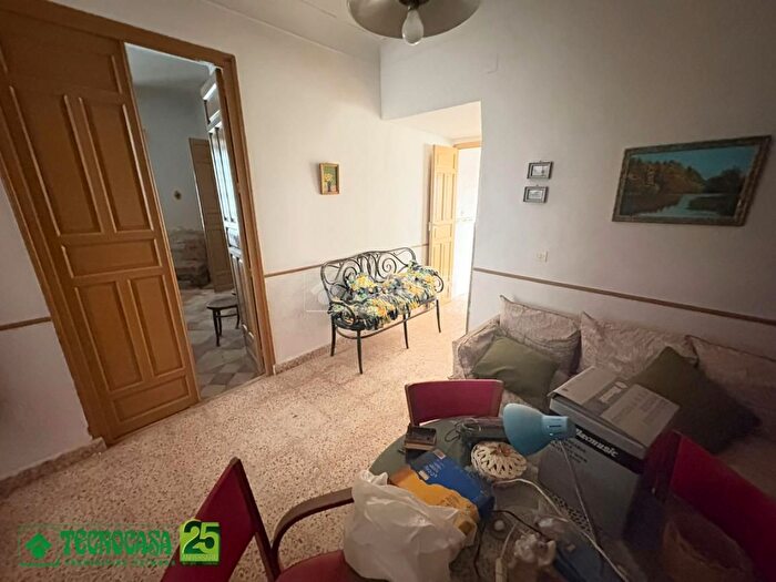 Casas en venta y pisos alquiler - 3