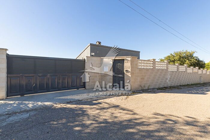 Casas en venta y pisos alquiler - 3