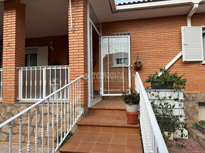 Casas en venta y pisos alquiler - 3