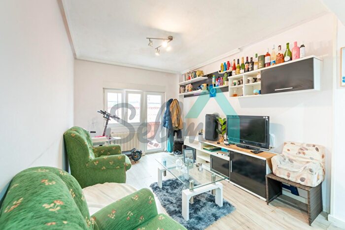 Casas en venta y pisos alquiler - 1