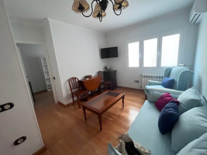 Casas en venta y pisos alquiler - 1