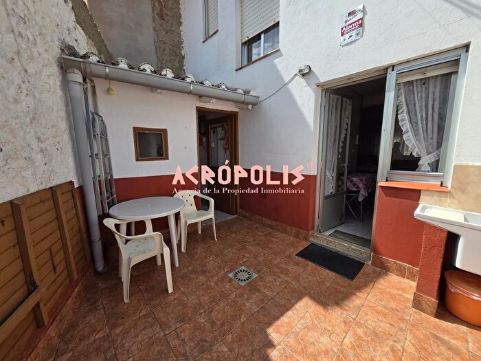 Casas en venta y pisos alquiler - 3