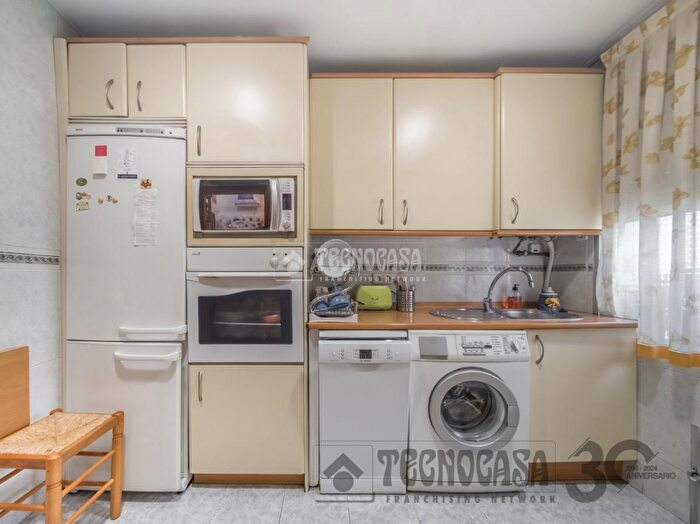 Casas en venta y pisos alquiler - 3