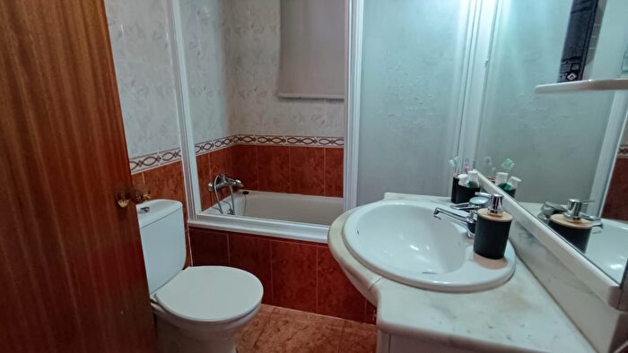 Casas en venta y pisos alquiler - 3