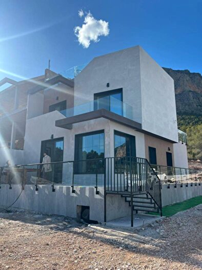 Casas en venta y pisos alquiler - 1