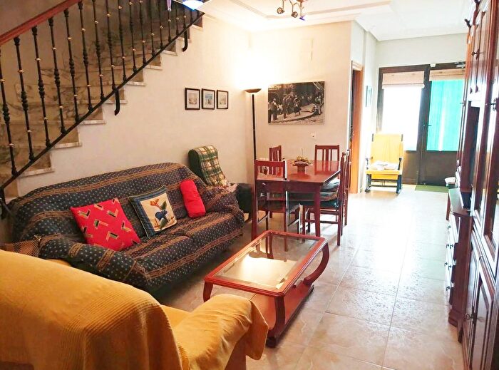Casas en venta y pisos alquiler - 1