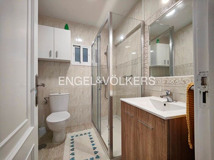 Casas en venta y pisos alquiler - 3